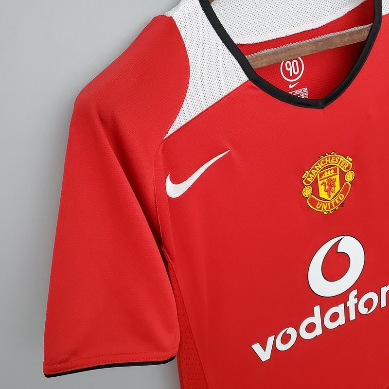 Retro Manchester United 2005-2006 home image 7