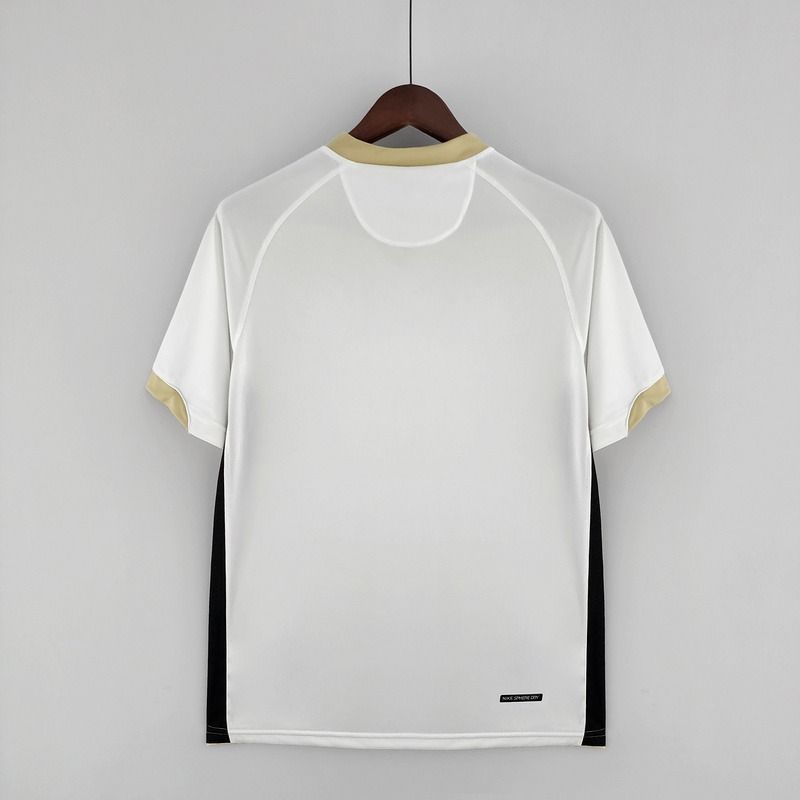 Retro Manchester United 2006-2007 away image 2