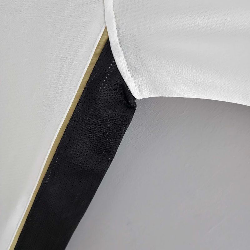 Retro Manchester United 2006-2007 away image 9