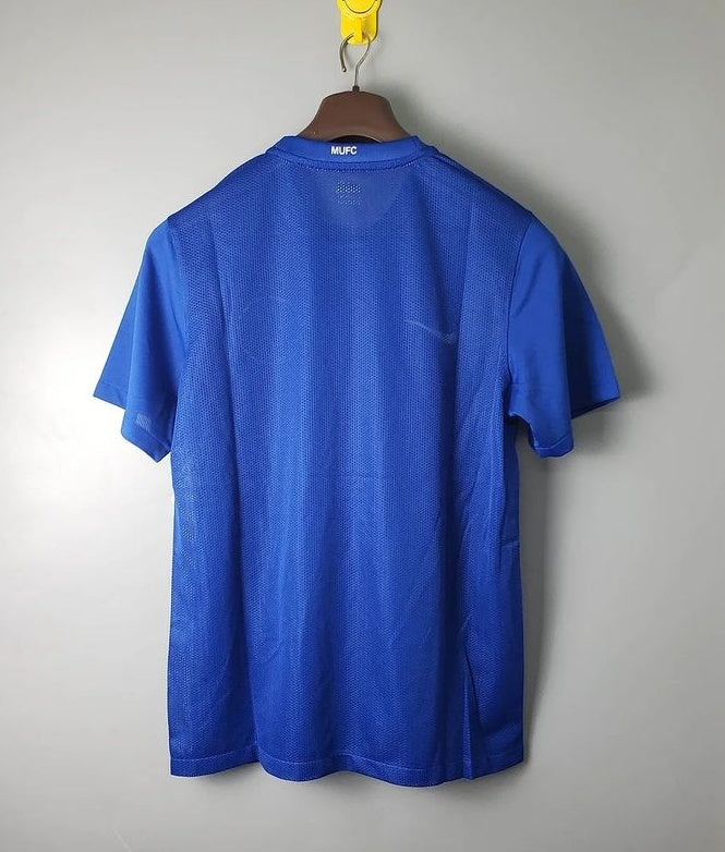 Retro Manchester United 2007-2008 away image 2