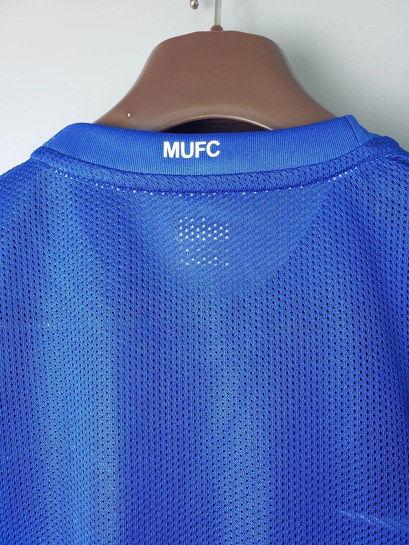 Retro Manchester United 2007-2008 away image 4