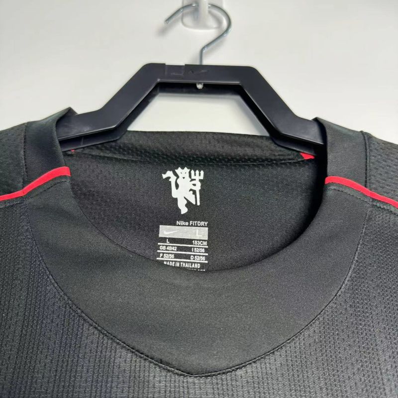 Retro Manchester United 2007-2008 away Long Sleeve image 3