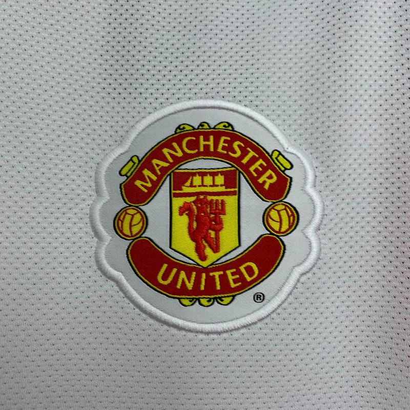 Retro Manchester United 2010-2011 away image 5