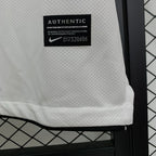 Retro Manchester United 2010-2011 away image 8