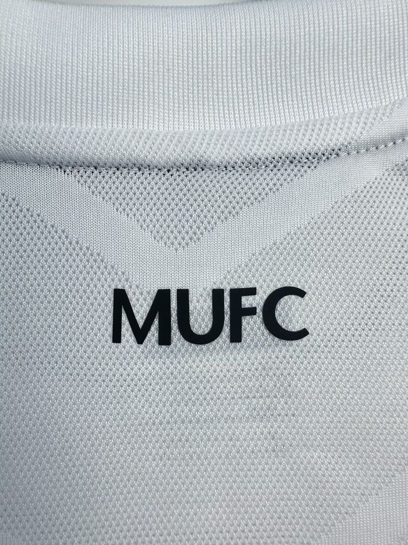 Retro Manchester United 2010-2011 away Long Sleeve image 7