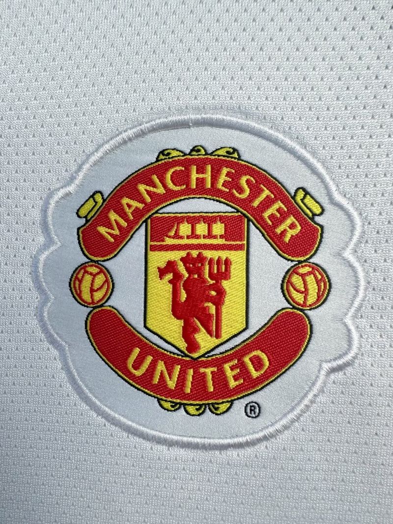 Retro Manchester United 2010-2011 away Long Sleeve image 9