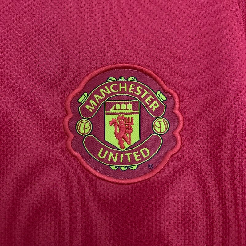 Retro Manchester United 2010-2011 home image 5