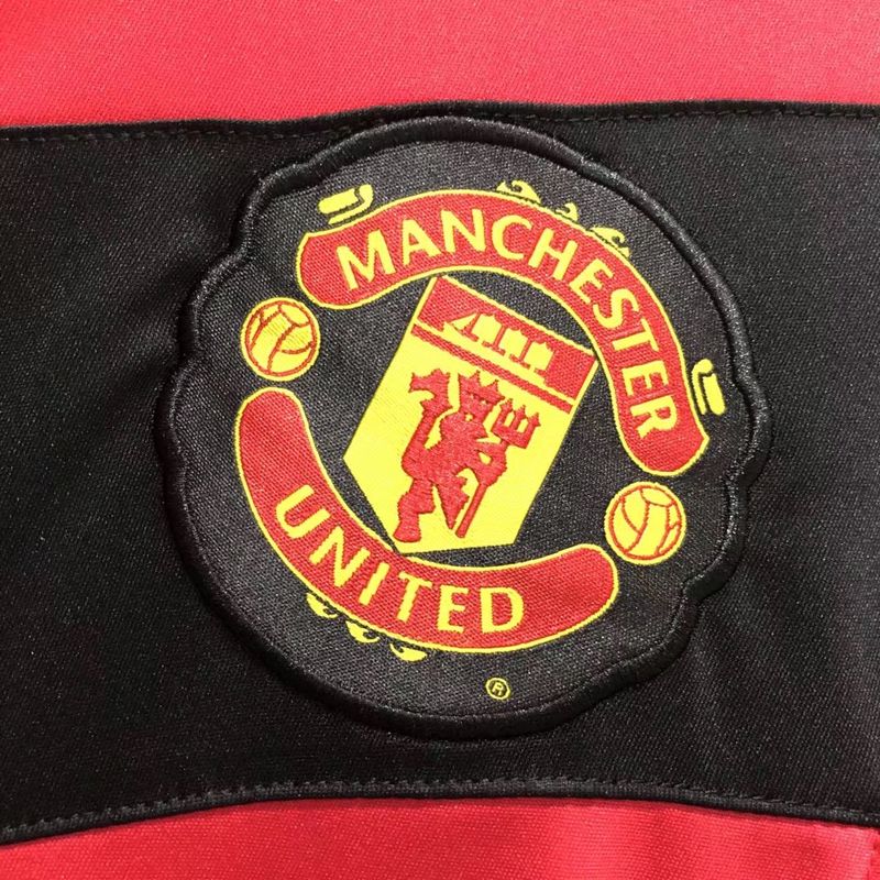 Retro Manchester United 2010 home Long Sleeve image 9