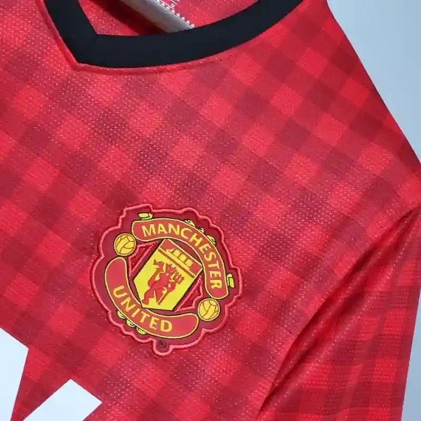 Retro Manchester United 2012-2013 home image 5
