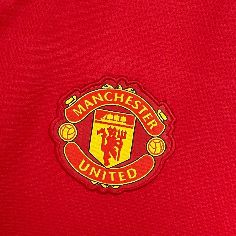 Retro Manchester United 2021-2022 home image 6