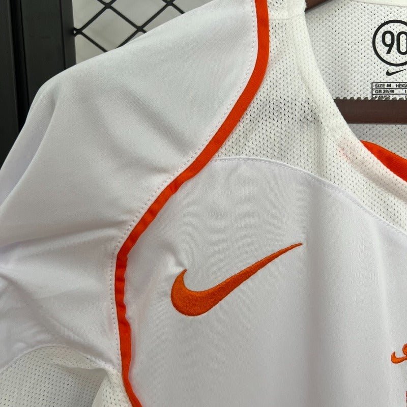 Retro Netherlands national 2004 away image 6