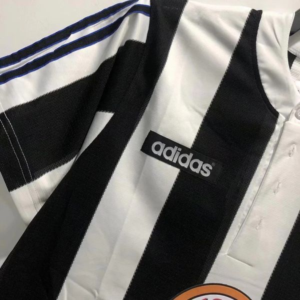 Retro Newcastle United 1995-1997 home image 3