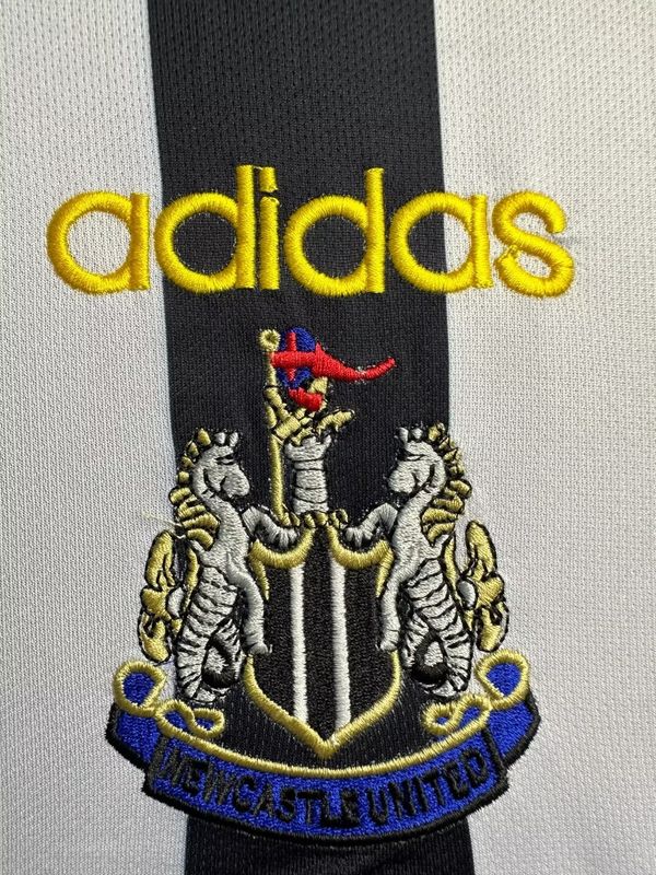 Retro Newcastle United 1997-1999 home Long Sleeve image 5