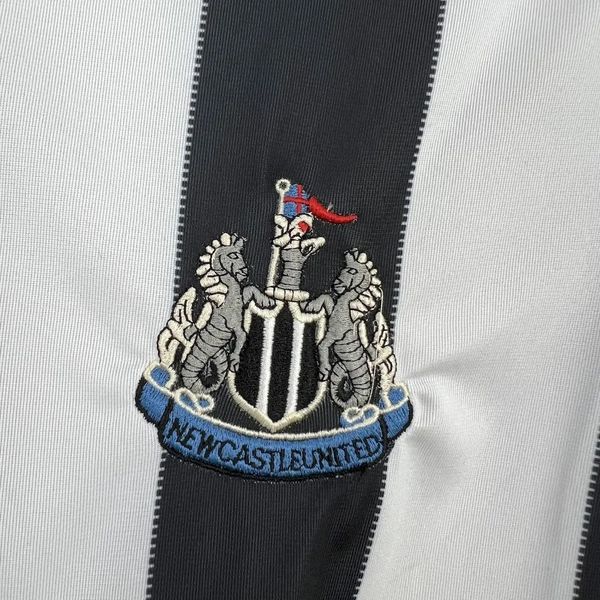 Retro Newcastle United 1999-2000 home image 5