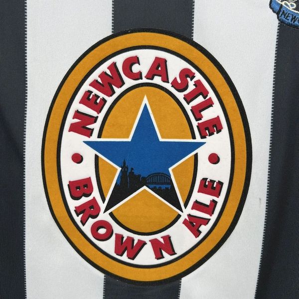 Retro Newcastle United 1999-2000 home image 6