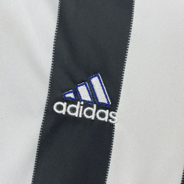 Retro Newcastle United 1999-2000 home image 8