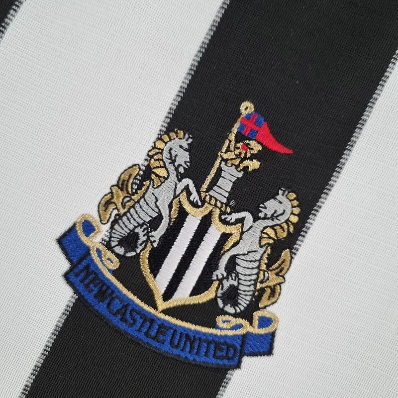 Retro Newcastle United 2000-2001 home image 6