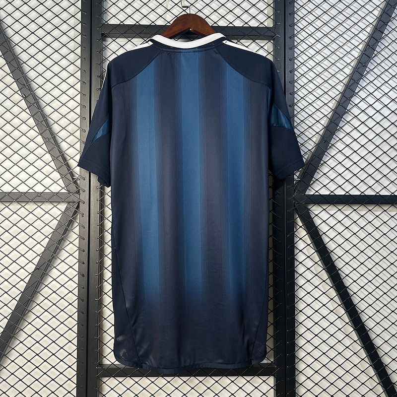Retro Newcastle United 2005-2006 away image 2