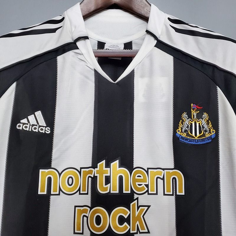 Retro Newcastle United 2005-2006 home image 4
