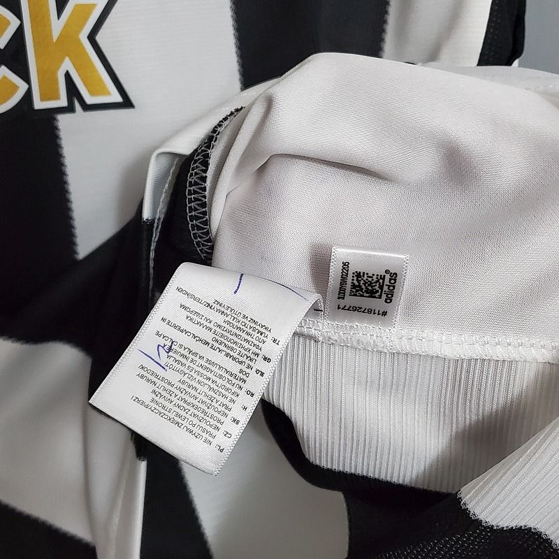 Retro Newcastle United 2005-2006 home image 7