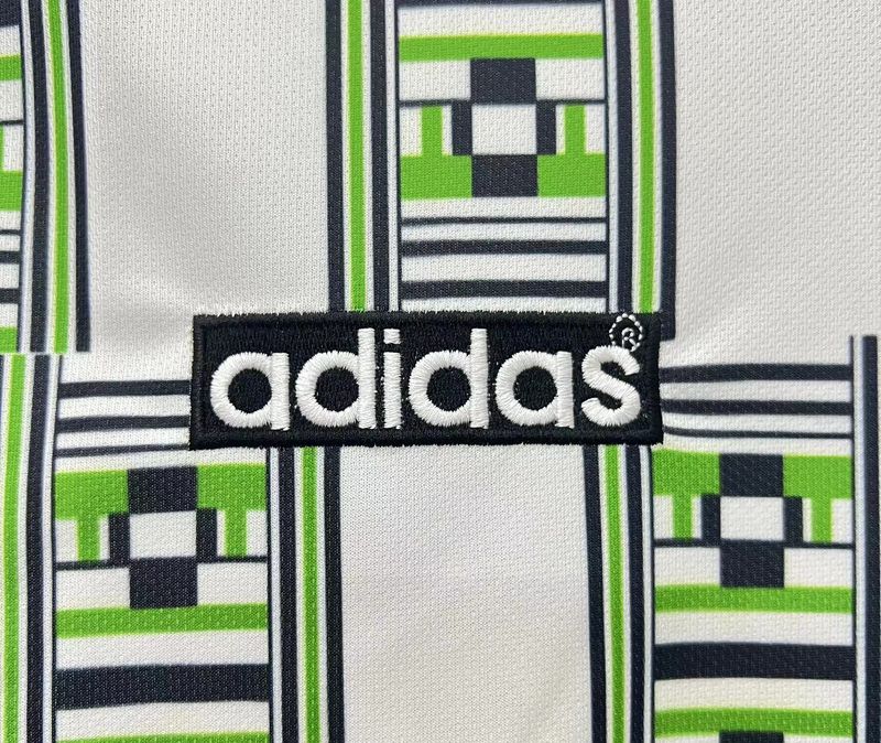 Retro Nigeria national 1994 away image 5