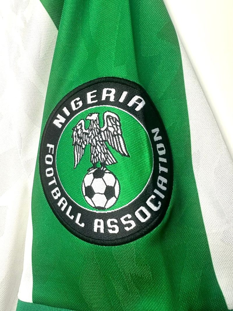 Retro Nigeria national 1996 away image 7
