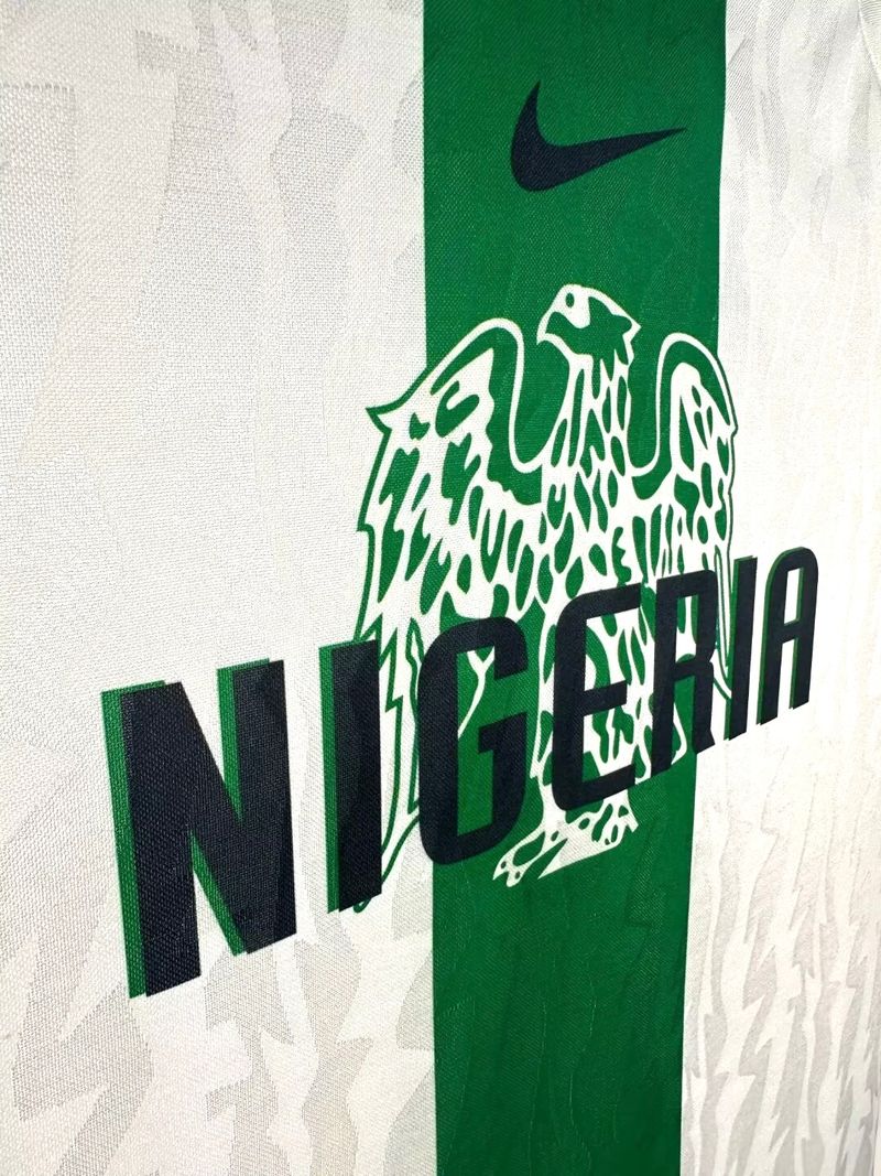 Retro Nigeria national 1996 away image 8