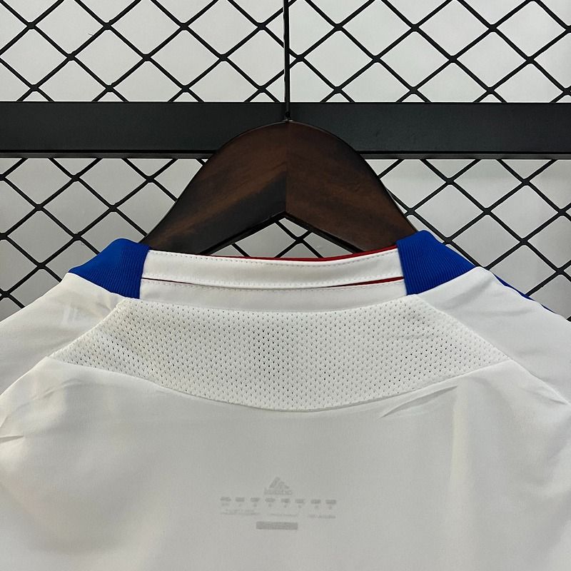 Retro Olympique Lyonnais 2010-2011 home image 5