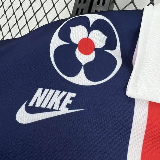 Retro PSG Paris Saint-Germain 1991-1992 home image 5