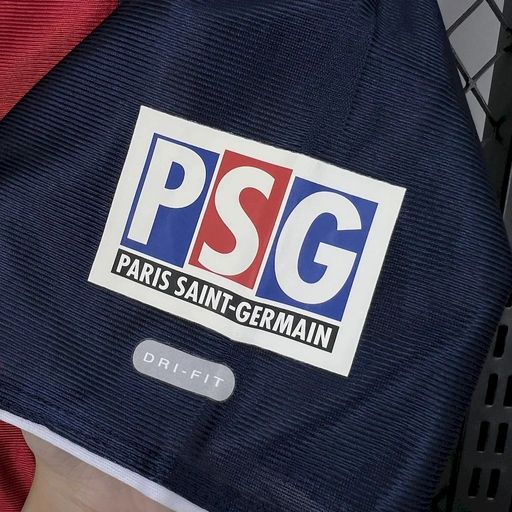 Retro PSG Paris Saint-Germain 2001-2002 home image 3