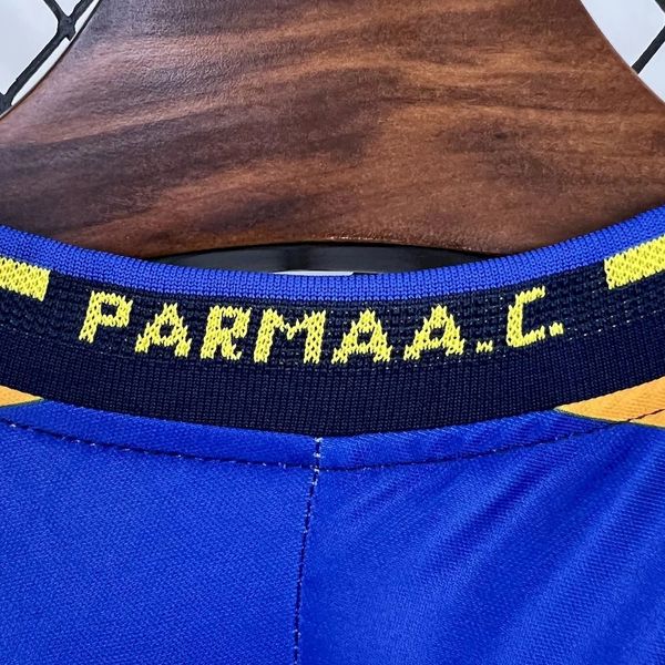 Retro Parma Calcio 2001-2002 home image 4