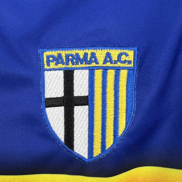 Retro Parma Calcio 2001-2002 home image 5