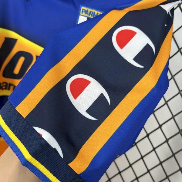 Retro Parma Calcio 2001-2002 home image 8