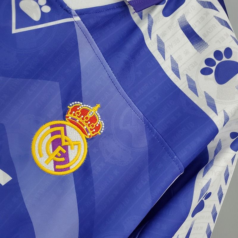 Retro Real Madrid 1996-1997 away image 7
