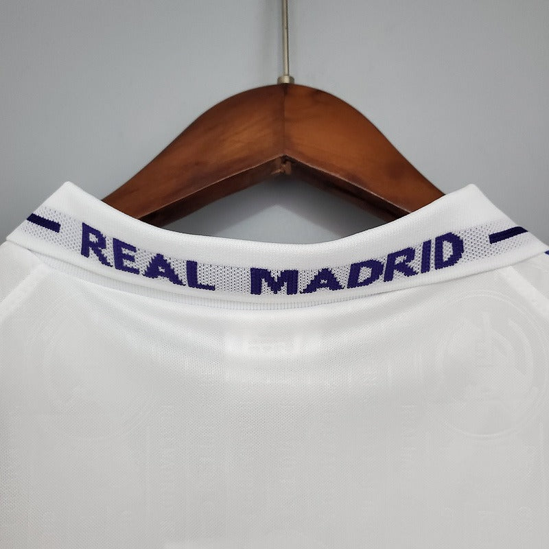 Retro Real Madrid 1996-1997 home image 4