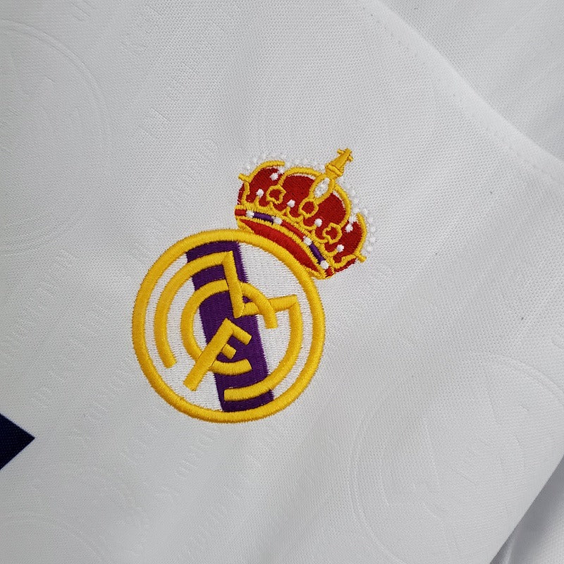 Retro Real Madrid 1996-1997 home image 8