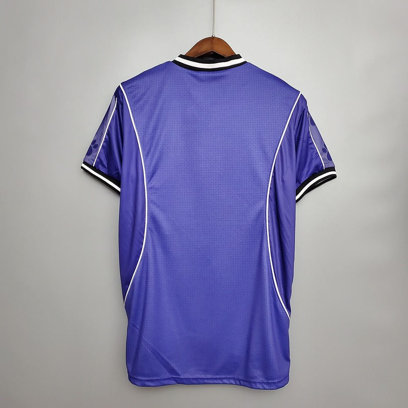 Retro Real Madrid 1997-1998 away image 2