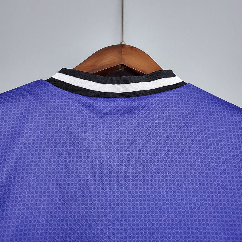 Retro Real Madrid 1997-1998 away image 4