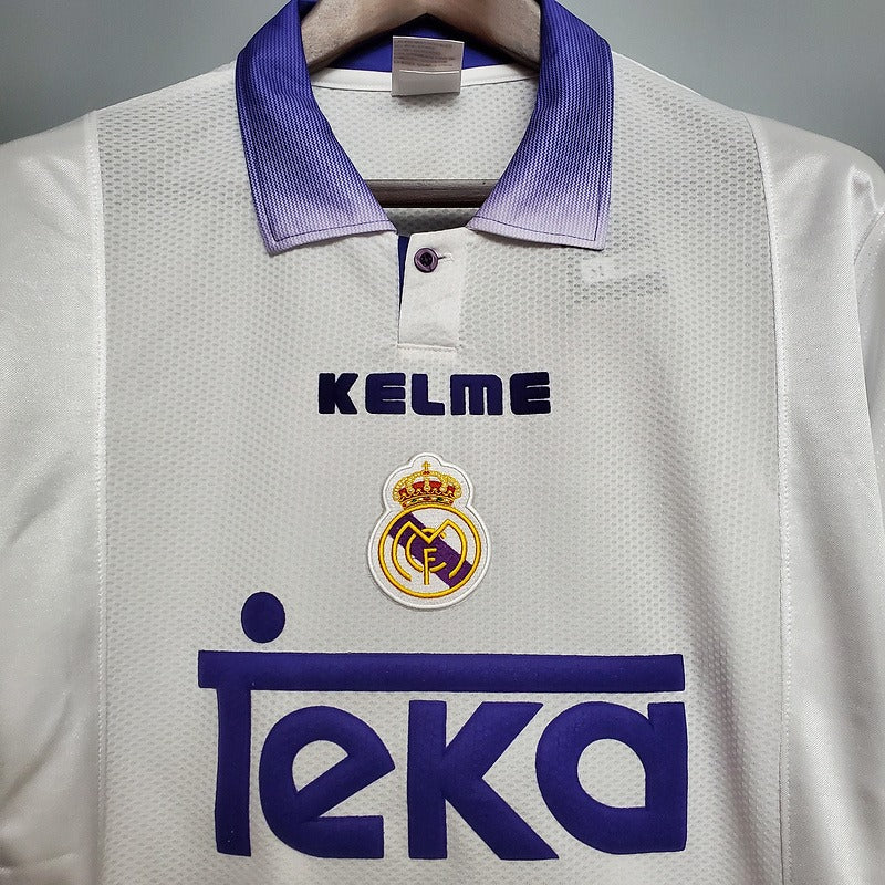 Retro Real Madrid 1997-1998 home image 3