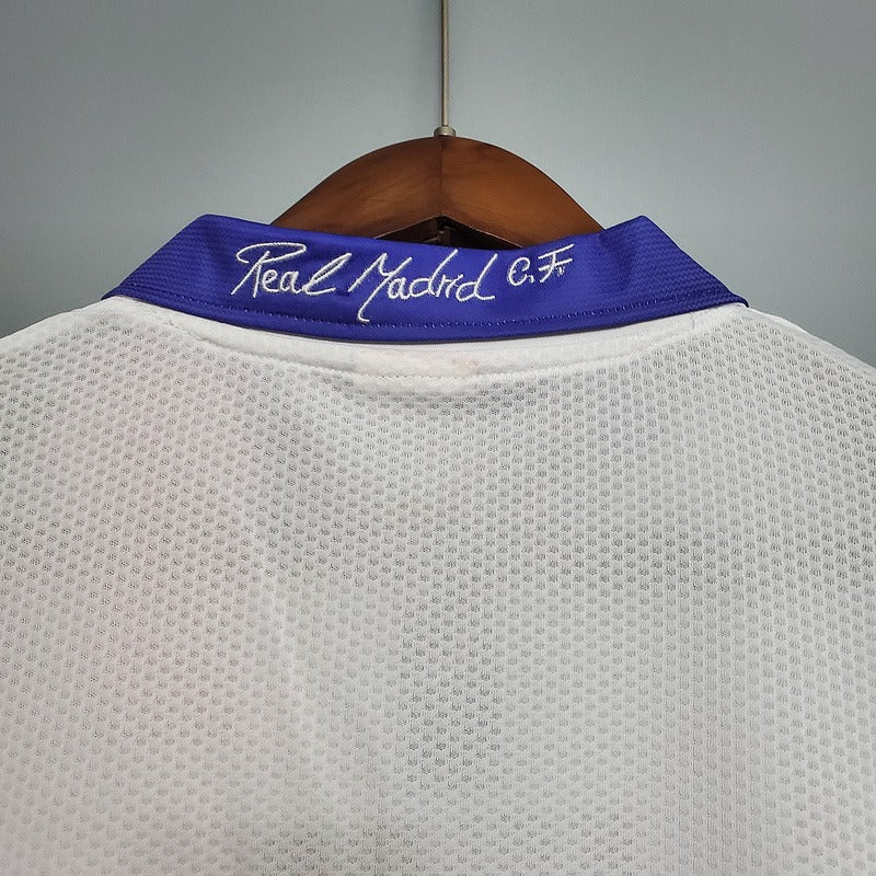 Retro Real Madrid 1997-1998 home image 4