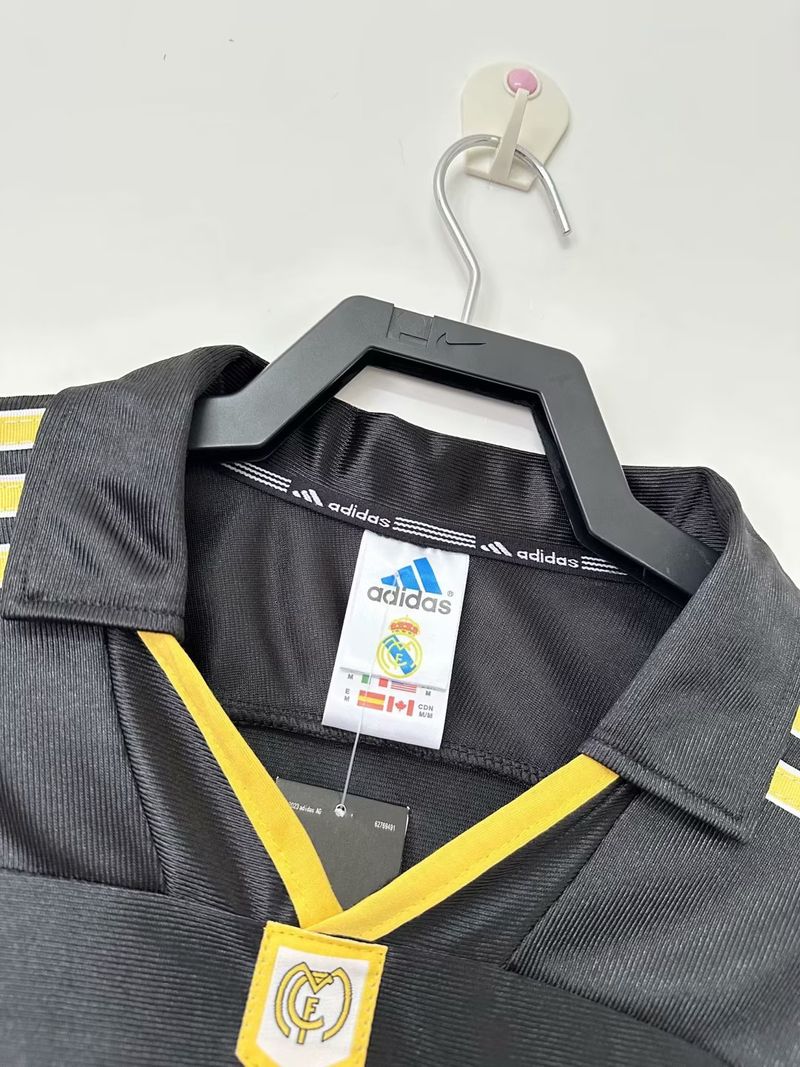 Retro Real Madrid 1999-2001 away image 5