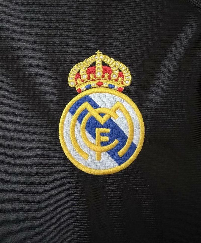 Retro Real Madrid 1999-2001 away image 8