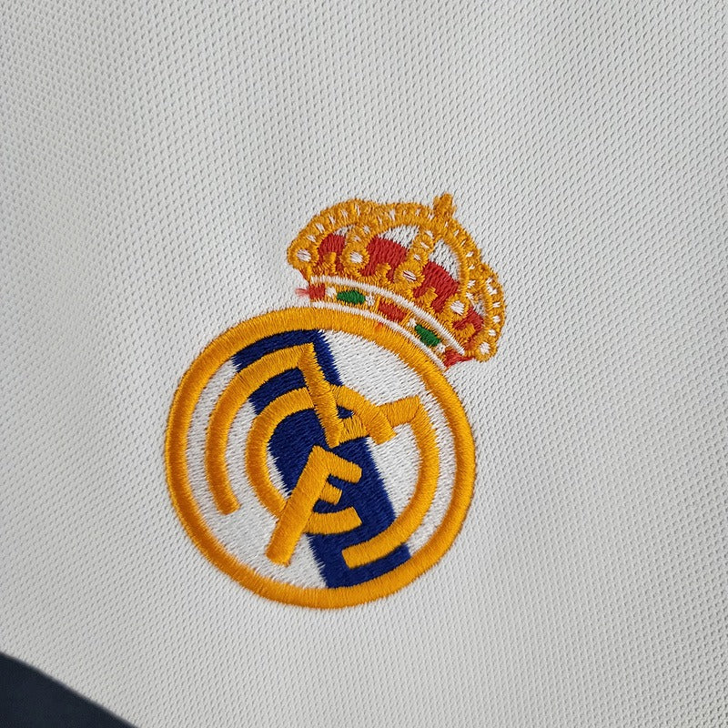 Retro Real Madrid 2000-2001 home image 6