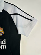 Retro Real Madrid 2001-2002 away image 5