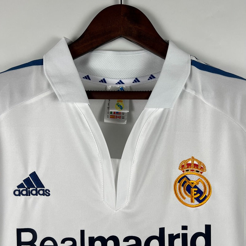 Retro Real Madrid 2001-2002 home image 3