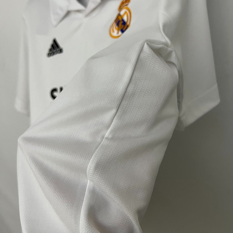 Retro Real Madrid 2002-2003 home image 7