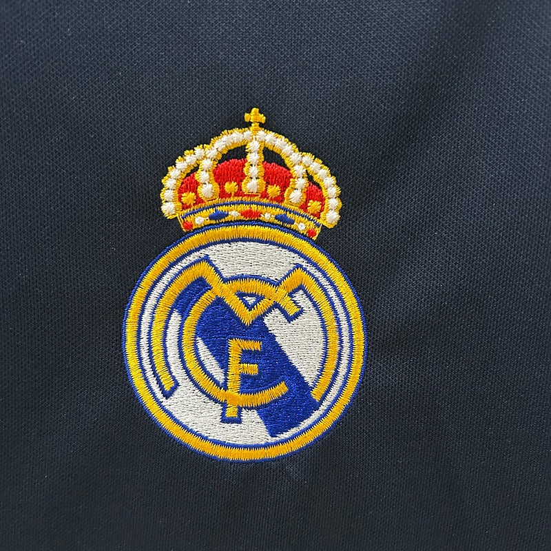 Retro Real Madrid 2003-2004 away image 5