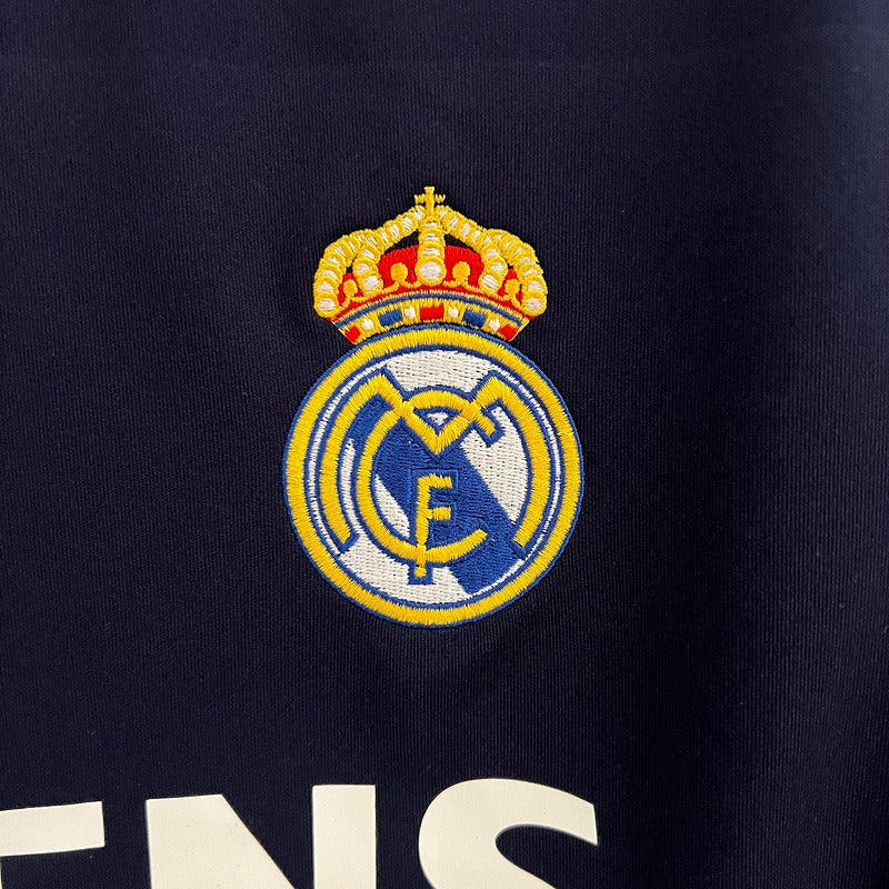 Retro Real Madrid 2004-2005 away image 6