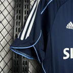 Retro Real Madrid 2005-2006 away image 5