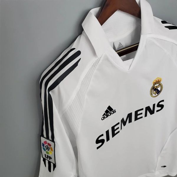 Retro Real Madrid 2005-2006 home image 3